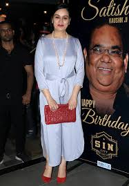 Bollywood movies database including the details about bollywood celebrities. Pix Padmini Tejaswini Party With Satish Kaushik Rediff Com Movies