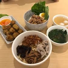 Specialize in varieties of pan mee with a myriad of side dishes to choose from, this restaurant offers cafe like environment with affordable price. é˜¿å«²åˆ€éº»é¢ Ah Ma Pan Mee 8 Tips