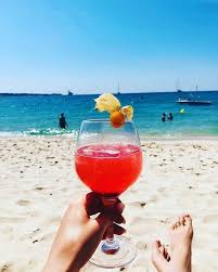 Cannesisyours On Instagram Todolistpostconfinement A Cannes Boire Un Verre Cocktail Sur La Plage Avec Ses Ami E S I En 2020 Verre Cocktail Cocktail Plage