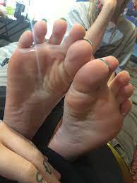 GoldSoul on X: Pics from last night W@kat_soles She was fresh out the  shower, Needed me about an hour 😜😏 (She just started rubbing the oil on ,  Dont play me, Pants