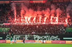 Gallen fans nach dem spiel gegen den fc breitenrein die notbremse gezogen. So Kann Es Nicht Weitergehen Was Der Fc St Gallen Zur Grossen Pyro Show Seiner Fans Sagt