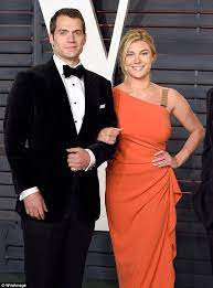 Quizás fue la forma más sutil y natural que encontró el actor henry cavill, de 37 años, para confirmar a sus fanáticos de todo el mundo que sí tiene pareja: Henry Cavill Abandono A Su Novia De 19 Anos A Menos De Un Ano De Relacion Tkm United States