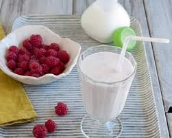Yaourt A Boire Au Lait D Amandes Et Aux Framboises Retrouvez La Recette Proposee Par Seb Et Regalez Vous Yaourt A Boire Recettes De Cuisine Recette Yaourt
