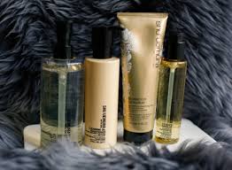 Deeply rooted in the vanguard vision of mr. Shu Uemura Essence Absolue Collection Review Stuff I Love