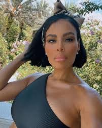 Mia Thornton's Instagram, Twitter & Facebook