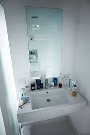 Cet Ingenieur Google A Invente Le Miroir Du Futur Dans Ses Temps Libres Bathroom Mirror Design Bathroom Gadgets Smart Home Technology