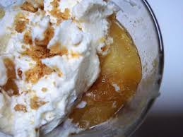 Épluchez et coupez les pommes en petits morceaux. Pommes Caramelisees Facon Tatin Crumble Noisettes Chantilly Mascarpone Mathieu Viannay Le Petit Monde De Kiwipatate