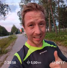 Någon som kan tipsa om en bra backe inne i Simrishamn, hyfsat centralt med  löpavstånd från hamnen? Gärna lite brantare, ca 20-30 sekunder att springa  uppför.