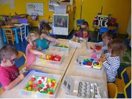 Animation Pedagogique Autour Des Ateliers Autonomes Chez Natalys Ecole Petite Section Pedagogie Montessori Enfants Apprenant Activites D Apprentissage Prescolaire