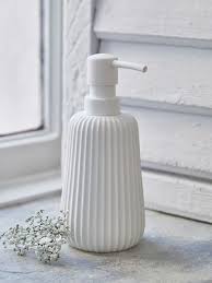 Savon Liquide Pour Les Mains Naturel Et Ecologique Fait Maison Savon Liquide Maison Savon Savon Liquide Pour Les Mains
