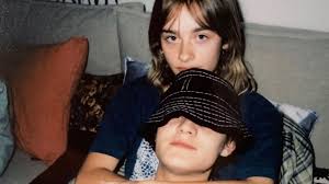 Ist der sohn von johnny depp (56) etwa frisch verliebt? 19 Jahre Alt So Sieht Johnny Depps Sohn Mittlerweile Aus Promiflash De