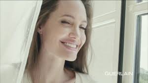 музыка из рекламы ланком с джулией робертс 2018 скачать Andzhelina Dzholi V Reklame Duhov Gerlen Youtube