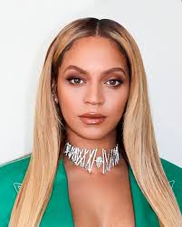 Messika Celebrities S Jeweller Celebrities Luxury Jewels Editorial and celebrities stock photography & images. celebrities luxury jewels
