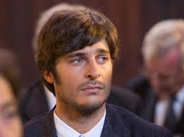 Lino guanciale (avezzano, 21 maggio 1979) è un attore e doppiatore italiano. Lino Guanciale Ammette Sono In Debito Con I Miei Genitori