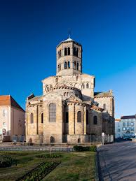 64 $ • french, european, grill. Chevet De L Abbatiale Saint Austremoine D Issoire