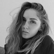 Pauline Seitz's Instagram, Twitter & Facebook