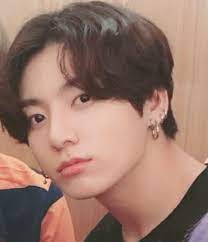 His earpieces, with a drop chain, is quite a thing amongst bts army. Ray On Twitter Whatattt The Piercings Jeon Jungkook Omg Mtvhottest Bts Bts Twt