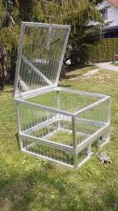 Zum einen kannst du dir ein schildkrötengehege selber bauen/zusammenstellen, oder du kaufst dein schildkrötengehege im baumarkt/tierhandel bzw. Botanicum Gmbh Schildkroten Haus Top 100