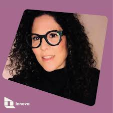 Lizeth Galván, dirige actualmente el área de Color y Vinculación en Ppg  Comex y es el vínculo entre artistas, diseñadores, arquitectos, artesanos,  entre varios líderes más de las industrias creativas. Regístrate aquí: