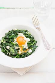 Epinards Oeufs Creme Bleu D Auvergne Et Pignons Epinard Recette Epinards Frais Bleu D Auvergne