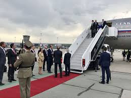 W zakres prac zeman hdf wchodziło zaprojektowanie, dostawa i montaż konstrukcji stalowej świetlika dachowego oraz podwieszonej do niego konstrukcji „cząsteczki wody składającej się z trzech sfer. Milos Zeman V Polsku Parlamentnilisty Cz Politika Ze Vsech Stran