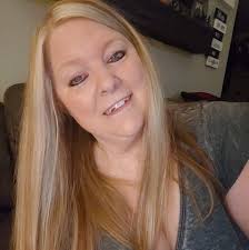 Ideas for paneled walls in a bedroom