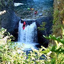 And it does not stop. Rio Claro Source To Sea Kajakschule Shop Rafting