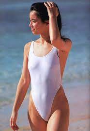 石田 ゆり子 水着 画像