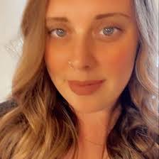 Beth Rushing's Instagram, Twitter & Facebook