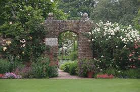 Troy scott smith in dem garten von sissinghurst castle, den einst die schriftsteller. Sissinghurst Castle Garden Der Bekannteste Englische Garten Heikes Reiseblog