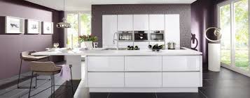 pour preparer un repas cet ilot central est ideal le cuisinier dispose d un plan de travail spacieux et d un e keuken ixina keuken inspiratie thuisdecoratie