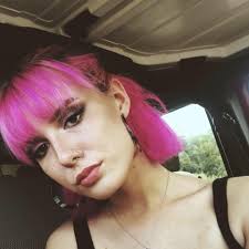 Hannah Lester's Instagram, Twitter & Facebook