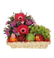 Order Flowers With Fresh Fruit Baskets Delivery Online In India Buy Send Flowers And Fruit Gift Baskets For Her Him At Kalpa Florist Buah Toko Bunga Buket