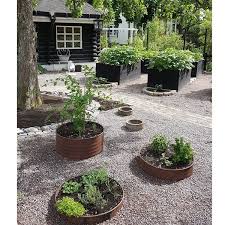 The Pottery Garden Pa Instagram Godmorgon Fran Tradgarden Odlingslador Gangar Rostig Garden Landscape Design Vegetable Garden Design Herb Garden Design