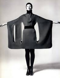 Pierre Cardin Cardin Was Known For His Avant Garde Style And His Space Age Designs He Prefers Geometric Shape Fashion History Future Fashion Vintage Fashion