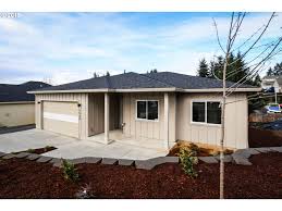 J&k cabinets come standard with the greatest features that customers are looking for, from exceptional craftsmanship to environmental friendliness. 1560 Red Hills Cottage Grove Or 97424 19582069 Cascade Sotheby S International Realty