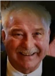 Ellen Dineen's Instagram, Twitter & Facebook