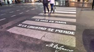Fue entonces que el triunvirato designó a manuel belgrano al frente del ejército del norte. Las Calles De Rosario Amanecieron Pintadas Con Frases De Belgrano