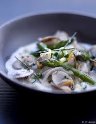 Raviole Ouverte De Coques Et Asperges Vertes Emulsion De Thym Et Courgettes Pour 6 Personnes Recettes Elle A Table Recette Recettes De Cuisine Asperge Verte Cuisson Des Aliments