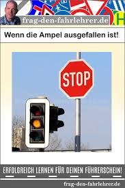 Unbeschrankter und beschrankter bahnübergang, verhaltensregeln etc. Wenn Die Ampel Aus Ist So Verhaltst Du Dich Richtig Ampel Fahrlehrer Fahrprufung