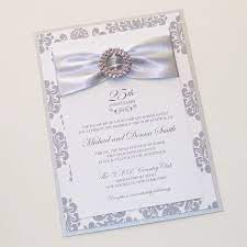 Tradicionalmente las invitaciones de boda indicaban en las esquinas superiores los nombres y apellidos de los padres con un texto para. 25th Wedding Anniversary Invitation Embellished Wedding Invitation Elegant Invitation Damask Wedding Invite White Silver Bling Invitaciones De Aniversario Invitaciones De Boda De Plata Bodas De Plata