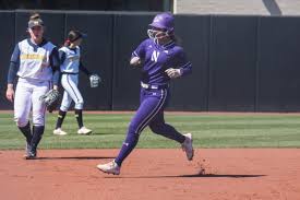 Northwestern swimming and diving sweep Cincinnati