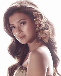 Karen Raine's Instagram, Twitter & Facebook