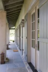 Repeindre Des Volets En Bois Ce Qu Il Faut Savoir Clemaroundthecorner Volet Bois Facade Maison Repeindre Volet Bois