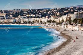 You can walk through almost the whole city, from east to west or viceversa, while admiring the sea and the stunning buildings. Promenade Des Anglais Und Dem Schonen Strand In Nizza Franzosisch Riviera Frankreich Lizenzfreie Fotos Bilder Und Stock Fotografie Image 19357225