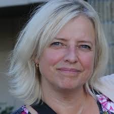 Amanda Pfeffer's Instagram, Twitter & Facebook