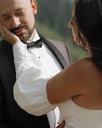 Introducing to youuu, Olivia Deluca !! Her favorite color is purple, and a  fun fact about her is that she has two horses and has been competitively  riding for 11 years !! • • • • #