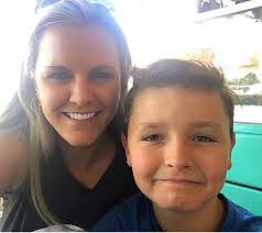 Shannon Kitchens's Instagram, Twitter & Facebook