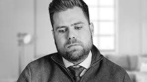 With profound sadness we learn that Nico Leonard is still producing youtube  content : r/WatchesCirclejerk