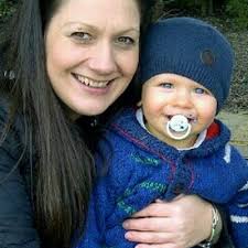 Paula Oliver (@pollyoli44)